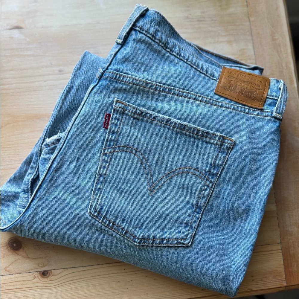 Levi's Women's High Rise Ribcage Jeans